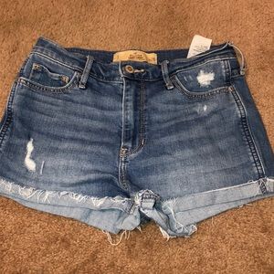 HOLLISTER HIGH RISE SHORTS SIZE 3